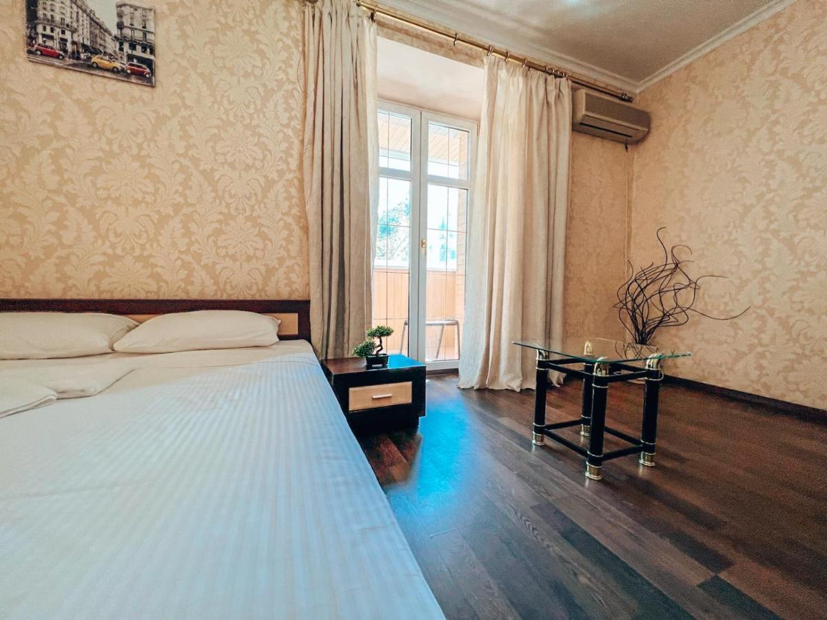 Квартира В Центре Крещатика Kiev Exterior foto
