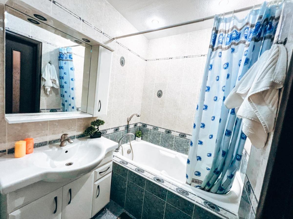Квартира В Центре Крещатика Kiev Exterior foto