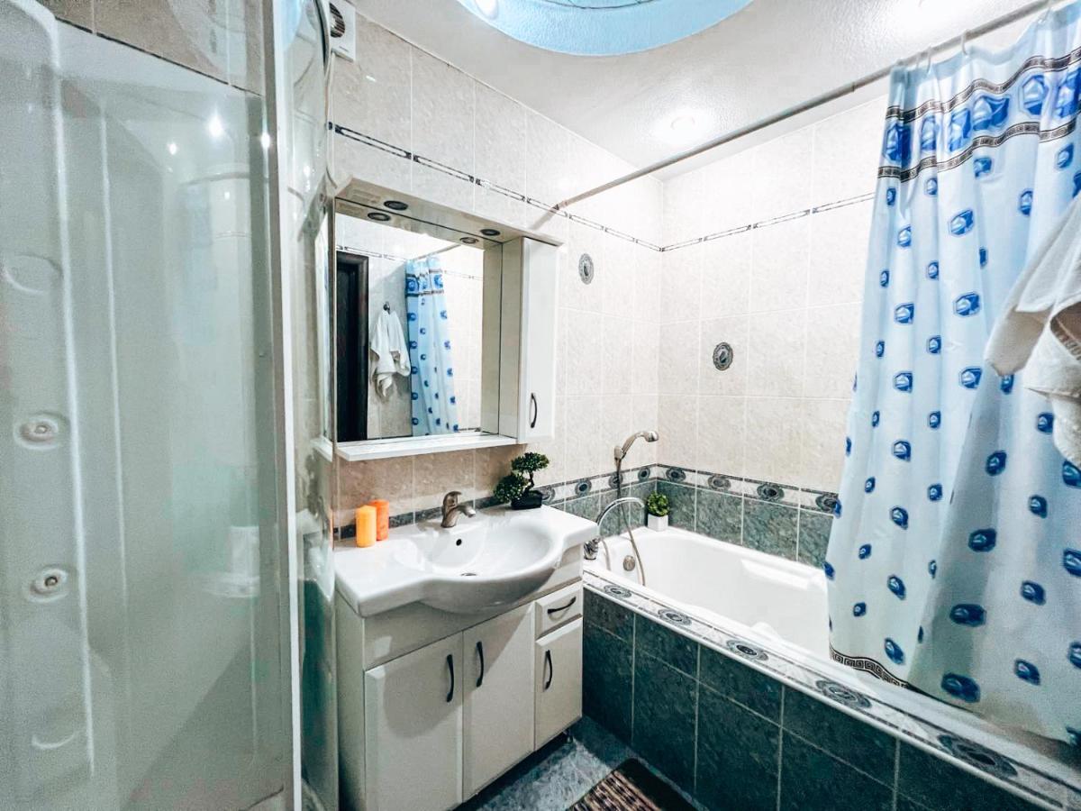 Квартира В Центре Крещатика Kiev Exterior foto